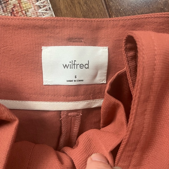 Aritzia Paper bag pants - Picture 4 of 5